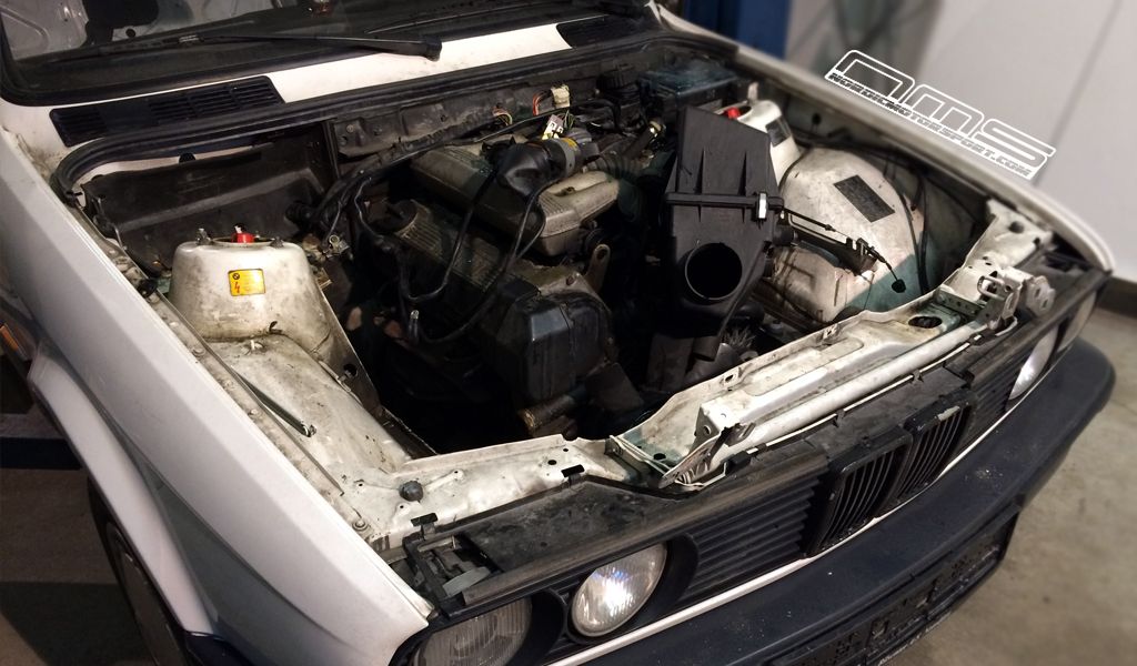 E30enginebay008_zpsfca1642c.jpg